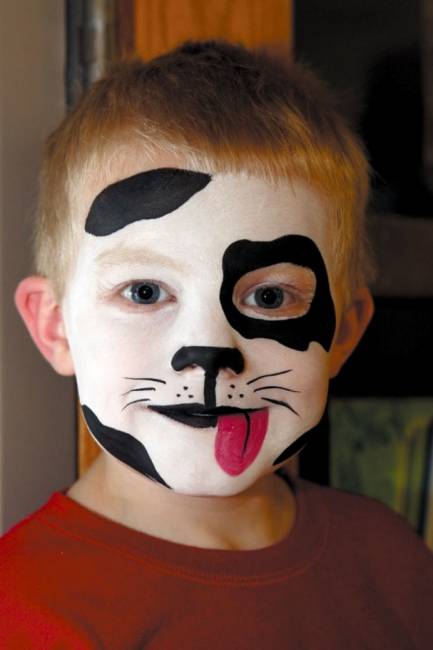 Maquiagem de Halloween para criança pequena