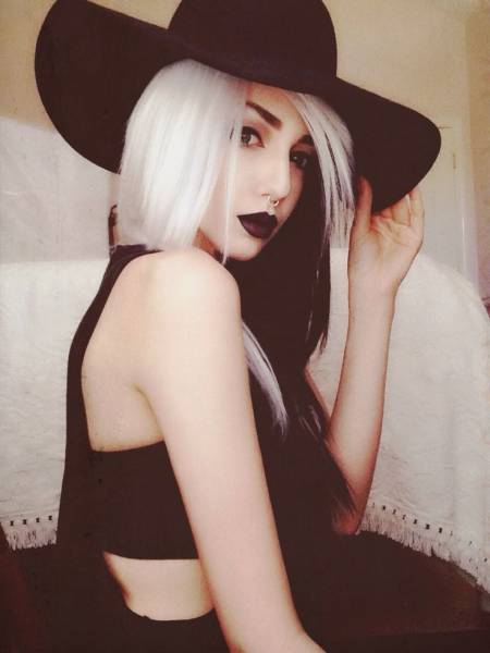 roupa, cabelo e maquiagem de bruxa