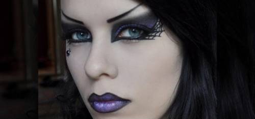 foto de maquiagem de bruxa com teia