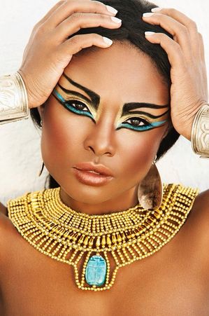 Maquiagem cleopatra pele negra